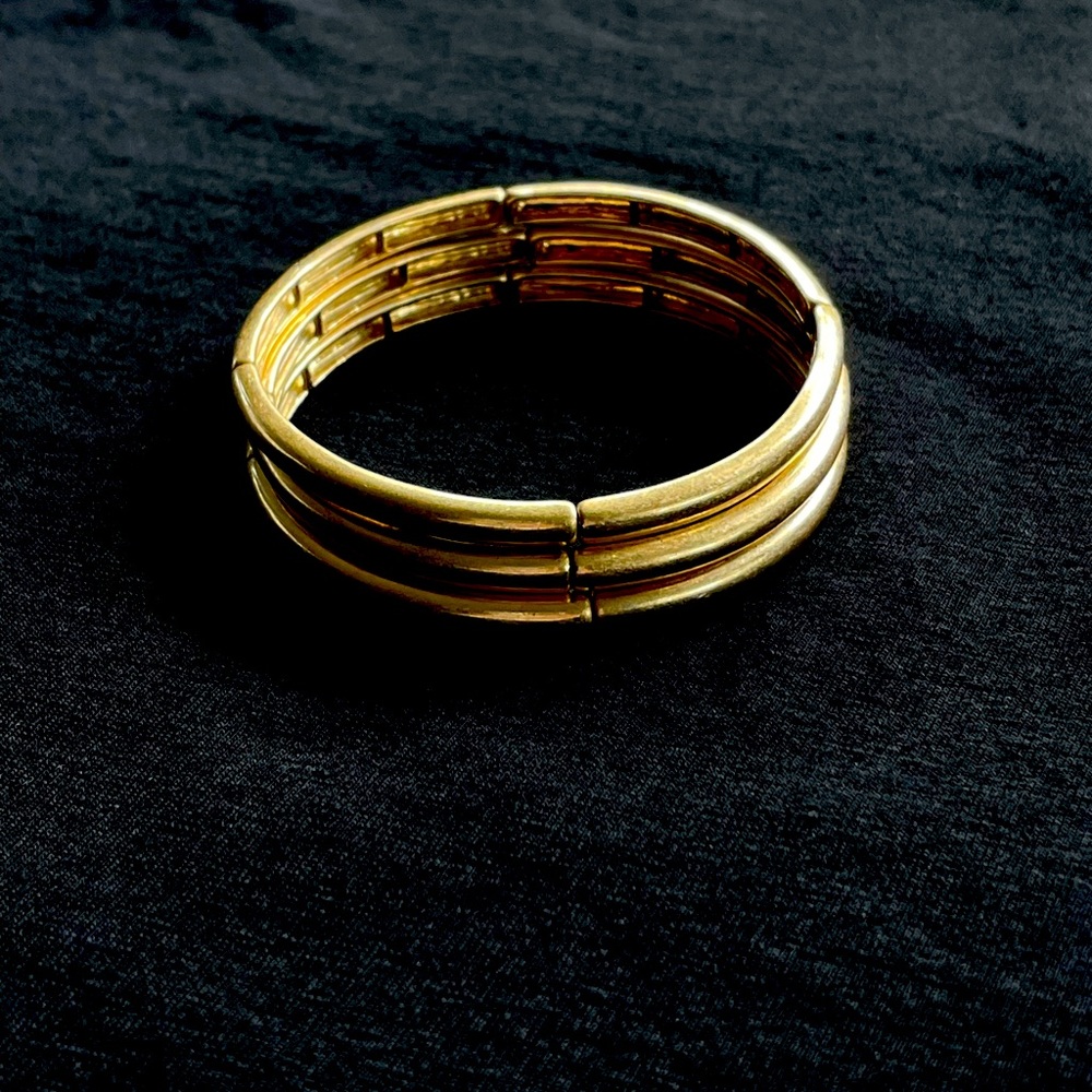 Evereve, Gold tone bangle bracelets. Set of 3,